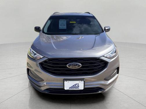 Carbonized Gray Metallic 2022 Ford Edge SE