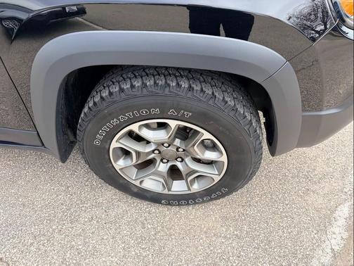 2022 Jeep Cherokee Trailhawk