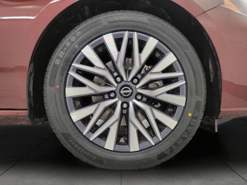 Garnet Pearl Metallic 2025 Nissan Altima SV FWD