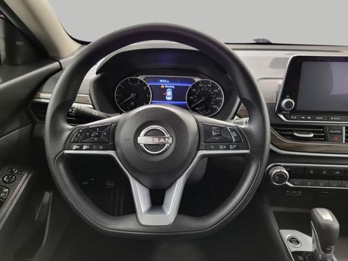 Garnet Pearl Metallic 2025 Nissan Altima SV FWD