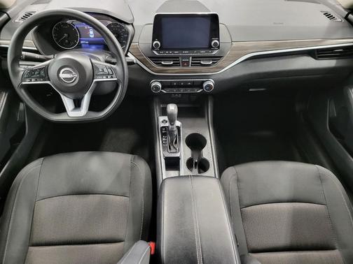 Garnet Pearl Metallic 2025 Nissan Altima SV FWD