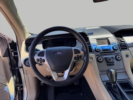 2016 Ford Taurus SE