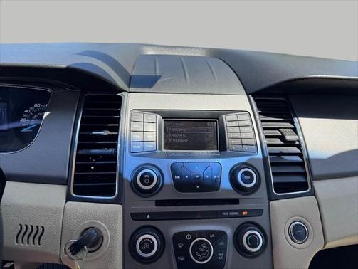 2016 Ford Taurus SE