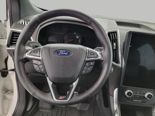 Star White Metallic Tri-Coat 2024 Ford Edge ST