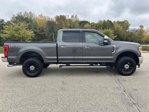 MAGNETIC 2017 Ford F-250 XLT