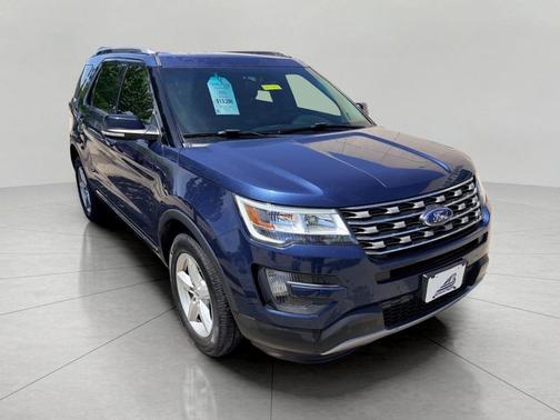 Blue Jeans Metallic 2016 Ford Explorer XLT