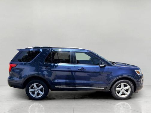 Blue Jeans Metallic 2016 Ford Explorer XLT
