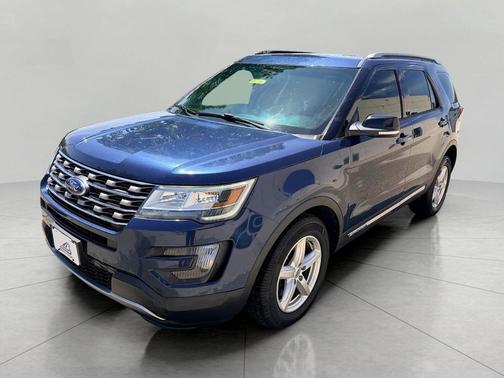 Blue Jeans Metallic 2016 Ford Explorer XLT