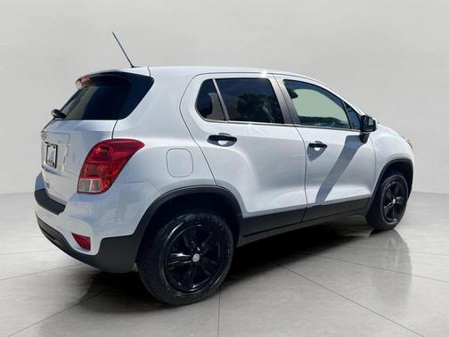 Summit White 2019 Chevrolet Trax LS