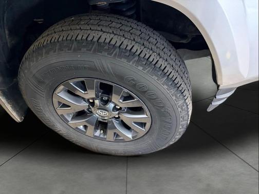 2020 Toyota Tacoma SR5