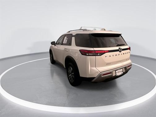 2023 Nissan Pathfinder SL 4WD