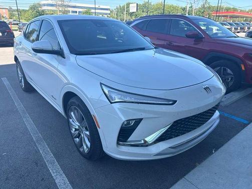White Frost Tricoat 2025 Buick Envista Avenir FWD