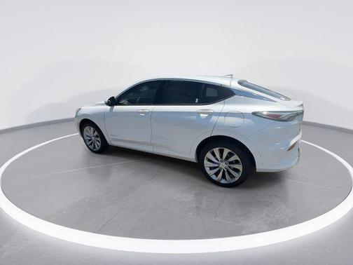White Frost Tricoat 2025 Buick Envista Avenir FWD