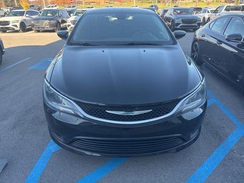 2017 Chrysler 200 LX