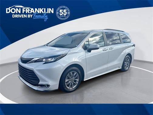 2022 Toyota Sienna XLE