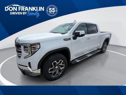Glacier White Tricoat 2026 GMC Sierra 1500 SLT