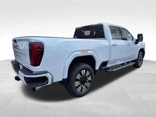 Glacier White Tricoat 2026 GMC Sierra 2500 Denali