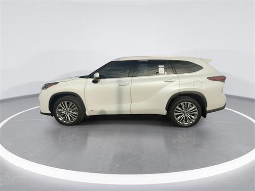 2023 Toyota Highlander Hybrid Platinum