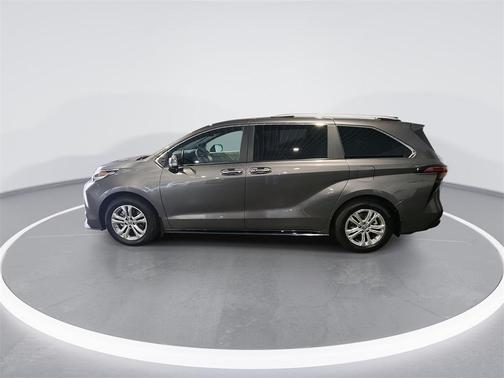 2023 Toyota Sienna Platinum 7 Passenger