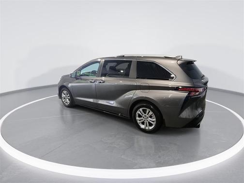 2023 Toyota Sienna Platinum 7 Passenger