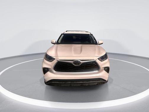 2021 Toyota Highlander LE