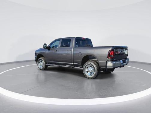 2026 RAM 2500 Tradesman Crew Cab 4x4 6'4' Box