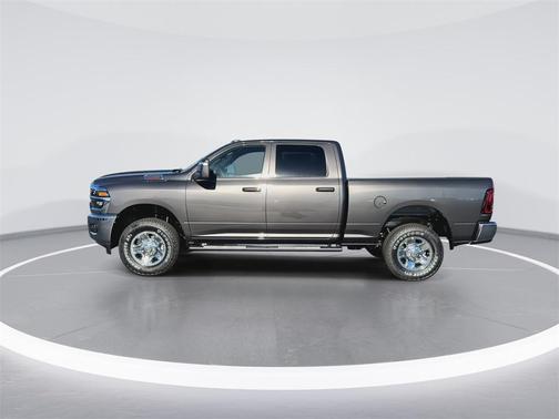 2026 RAM 2500 Tradesman Crew Cab 4x4 6'4' Box