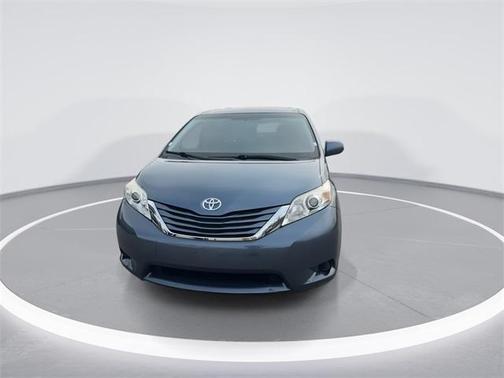 2017 Toyota Sienna LE