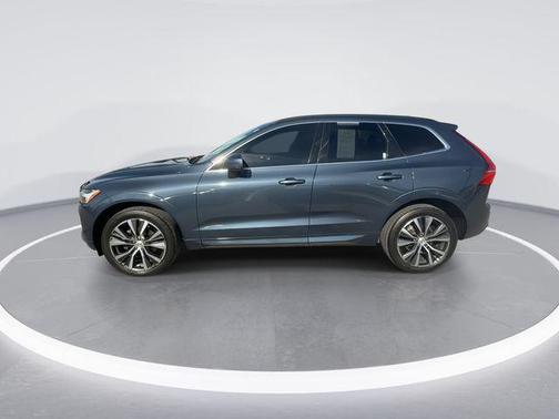 Denim Blue Metallic 2022 Volvo XC60 B5 Momentum