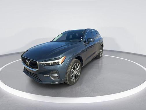 Denim Blue Metallic 2022 Volvo XC60 B5 Momentum