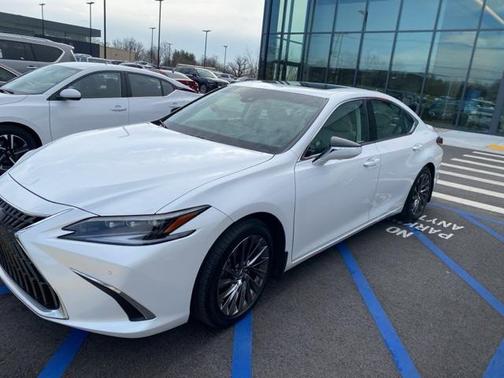 2025 Lexus ES 300h Ultra Luxury