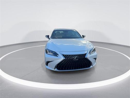 2025 Lexus ES 300h Ultra Luxury