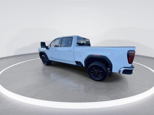 Summit White 2024 GMC Sierra 2500 AT4