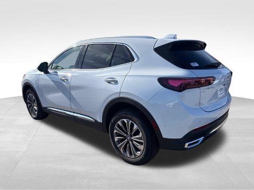 Iridescent White Tricoat 2026 Buick Envision Preferred AWD