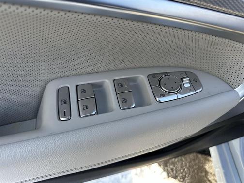 2022 Genesis G70 2.0T AWD