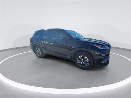 2024 Toyota Highlander Hybrid XLE