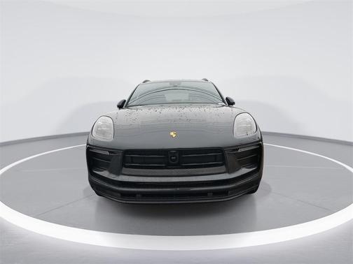 2022 Porsche Macan Base