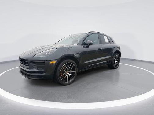 2022 Porsche Macan Base