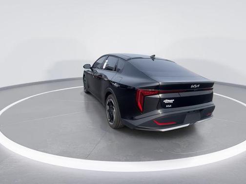 Aurora Black Pearl 2025 Kia K4 EX