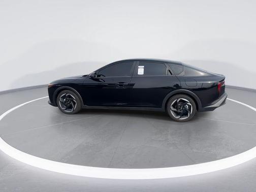 Aurora Black Pearl 2025 Kia K4 EX