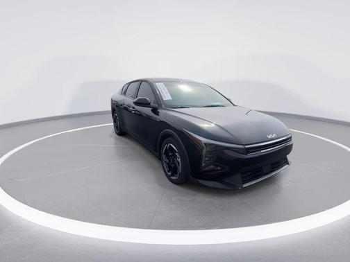 Aurora Black Pearl 2025 Kia K4 EX