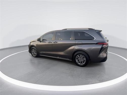 2021 Toyota Sienna LE