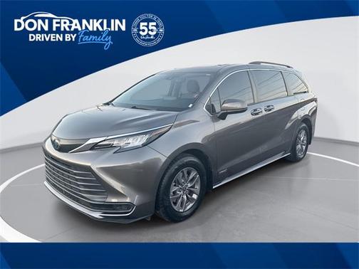 2021 Toyota Sienna LE