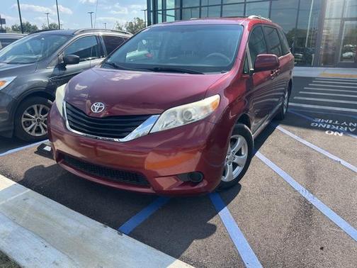 2014 Toyota Sienna LE