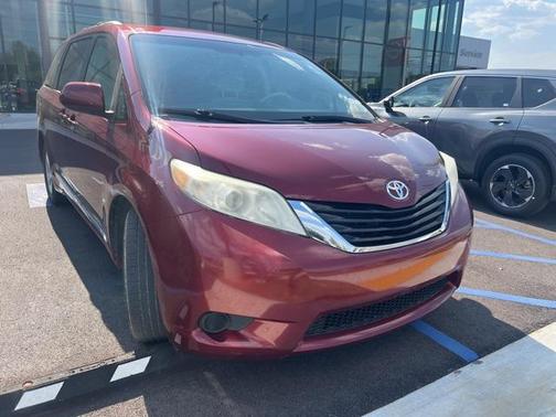 2014 Toyota Sienna LE