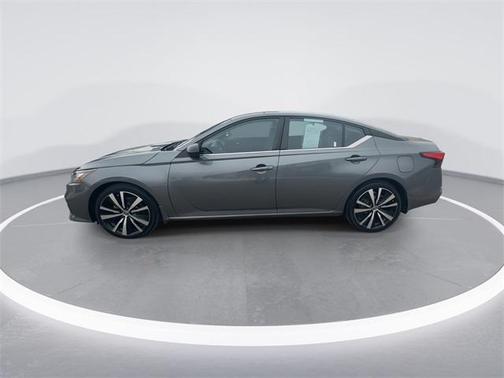 2021 Nissan Altima SR FWD