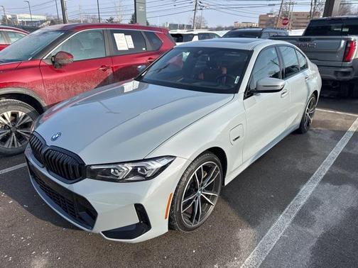 2023 BMW 330e xDrive