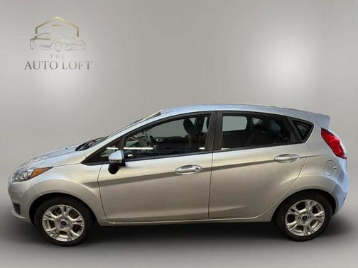 Ingot Silver Metallic 2014 Ford Fiesta SE