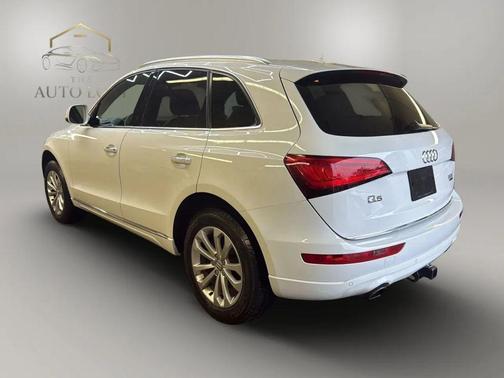 White 2016 Audi Q5 2.0T Premium Plus