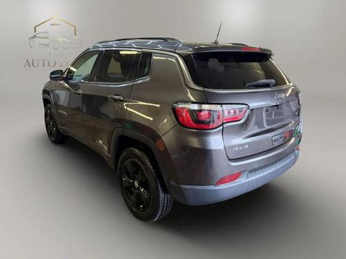 Granite Crystal Metallic Clearcoat 2020 Jeep Compass Latitude